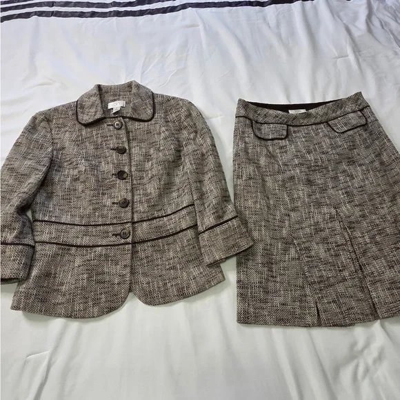 ANN TAYLOR LOFT 
Brown and Cream Tweed Skirt Set - Picture 8 of 14